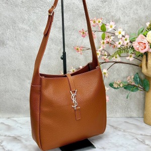 Yves Saint Laurent - LE 5 À 7 Soft Small - Kahverengi