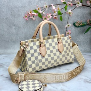 Louis Vuitton - OnTheGo East West - Krem