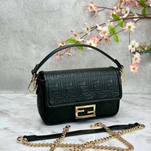 Fendi - Baguette Küçük Boy - Siyah