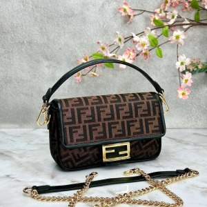 Fendi - Baguette Küçük Boy - Kahverengi