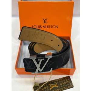 Louis Vuitton - Kemer 44 - 110