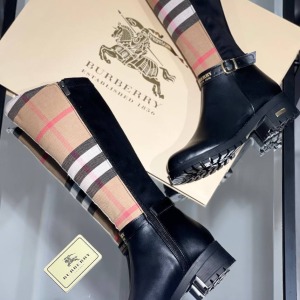 Burberry - Kadın Çizme - Krem