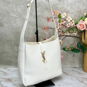 Yves Saint Laurent - LE 5 À 7 Soft Small - Beyaz