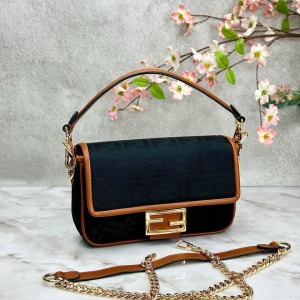 Fendi - Baguette Küçük Boy - Siyah