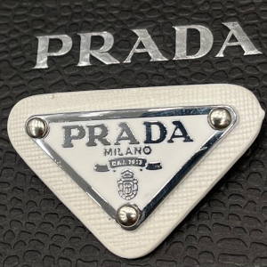 Prada - Broş