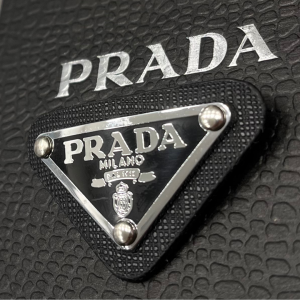 Prada - Broş