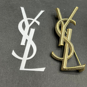 Yves Saint Laurent - Broş