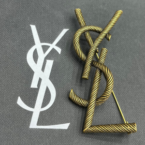 Yves Saint Laurent - Broş 